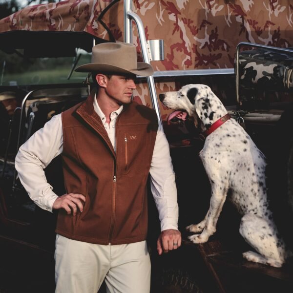 Unyielding Performance – The VogueHide Rugged Leather Hunting Vest | Brown
